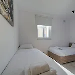 Apartment 2br With Balcony