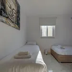 2br With Balcony Appartement