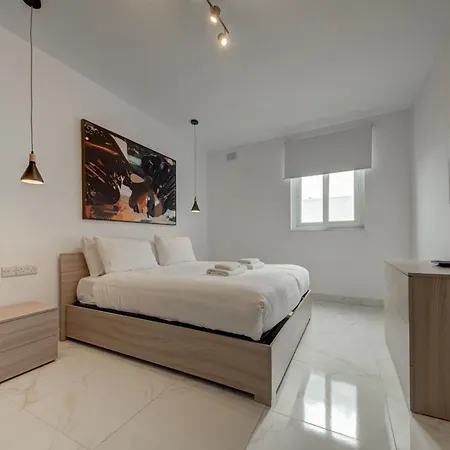 Apartment 2br With Balcony Gzira