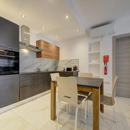 2br With Balcony Gzira