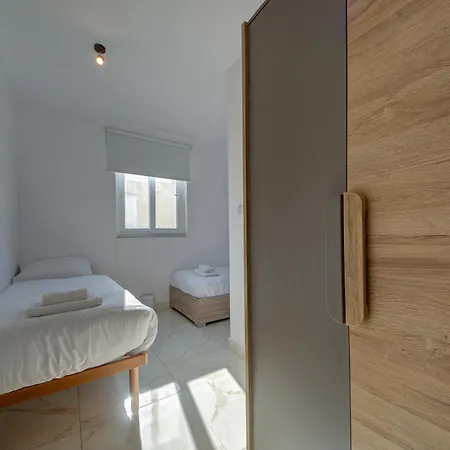 Lägenhet 2br With Balcony *