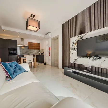 Apartment 2br With Balcony