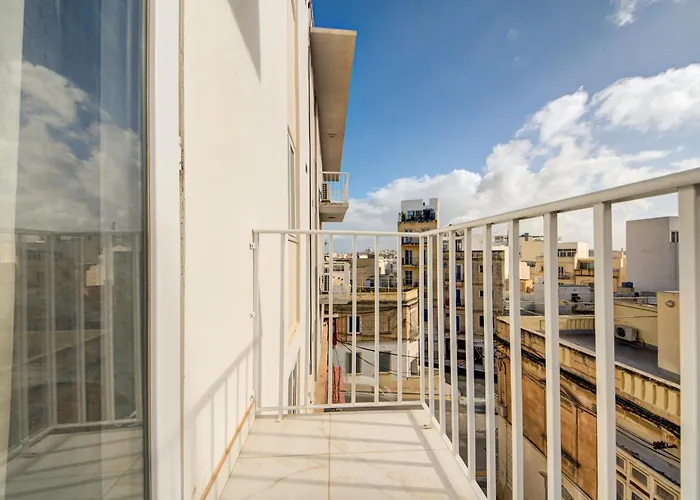 2br With Balcony * Gzira