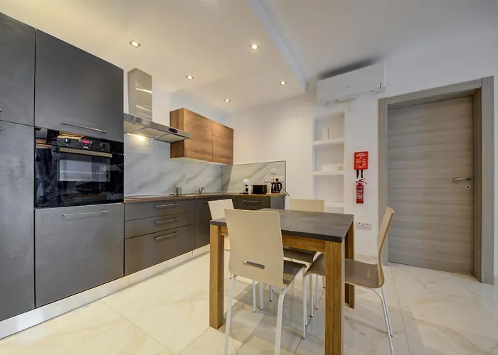 2br With Balcony Gzira