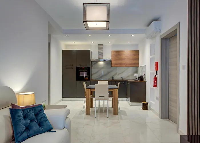 2br With Balcony Διαμέρισμα