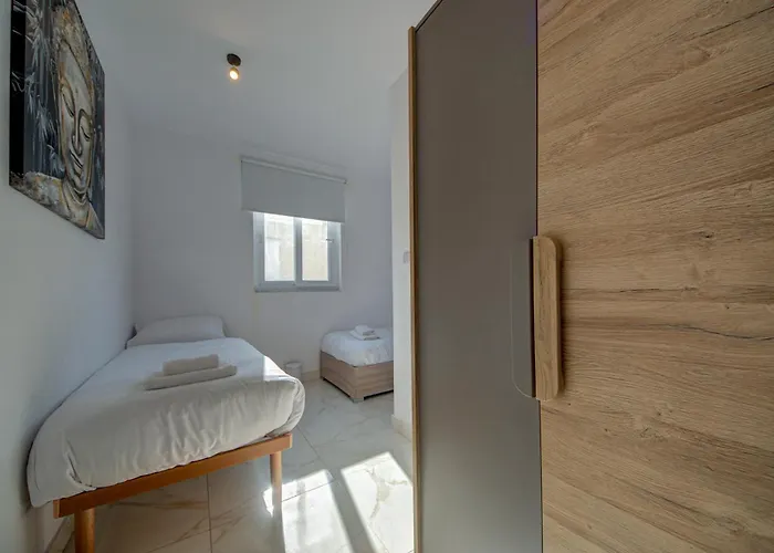 Διαμέρισμα 2br With Balcony *