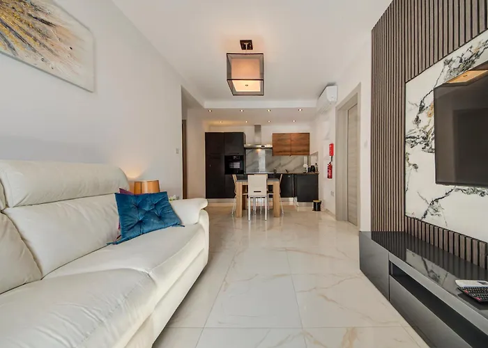 2br With Balcony Gzira