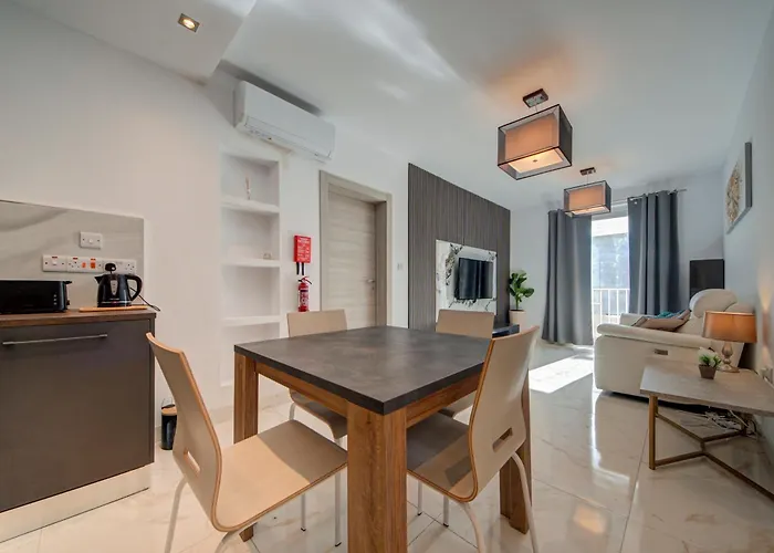 Διαμέρισμα 2br With Balcony *