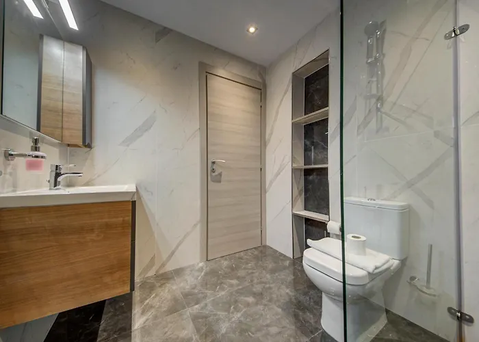 2br With Balcony Gzira