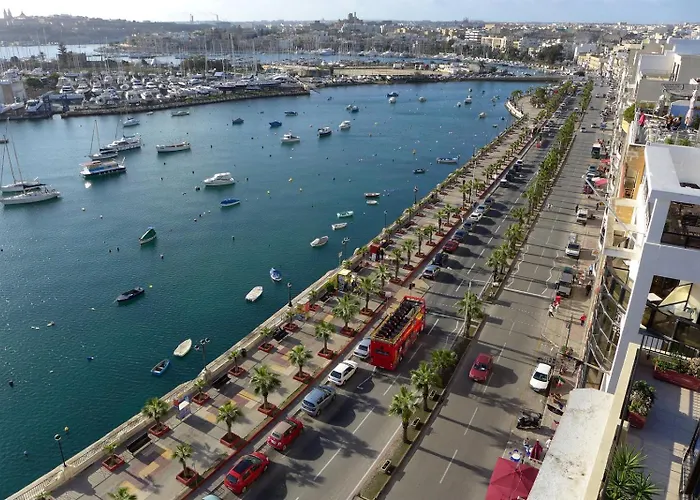 2br With Balcony Διαμέρισμα *